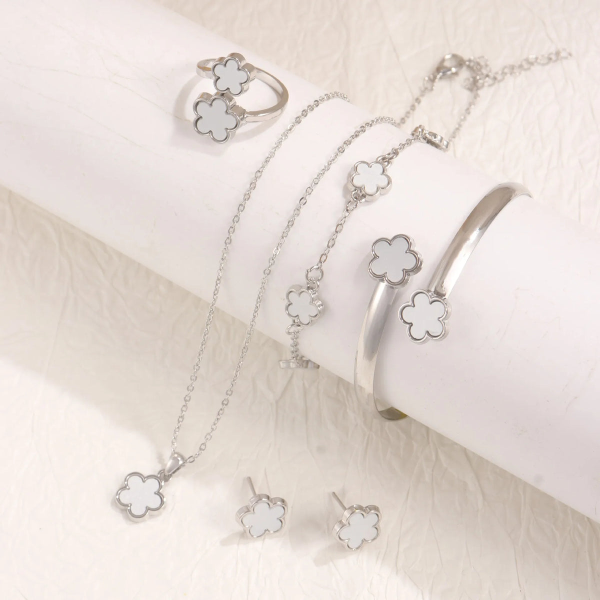 Lucky Five-petal Flower Women's Jewelry Set, Fashion Flower Bracelet + Necklace + Earrings + Bracelet + Ring,