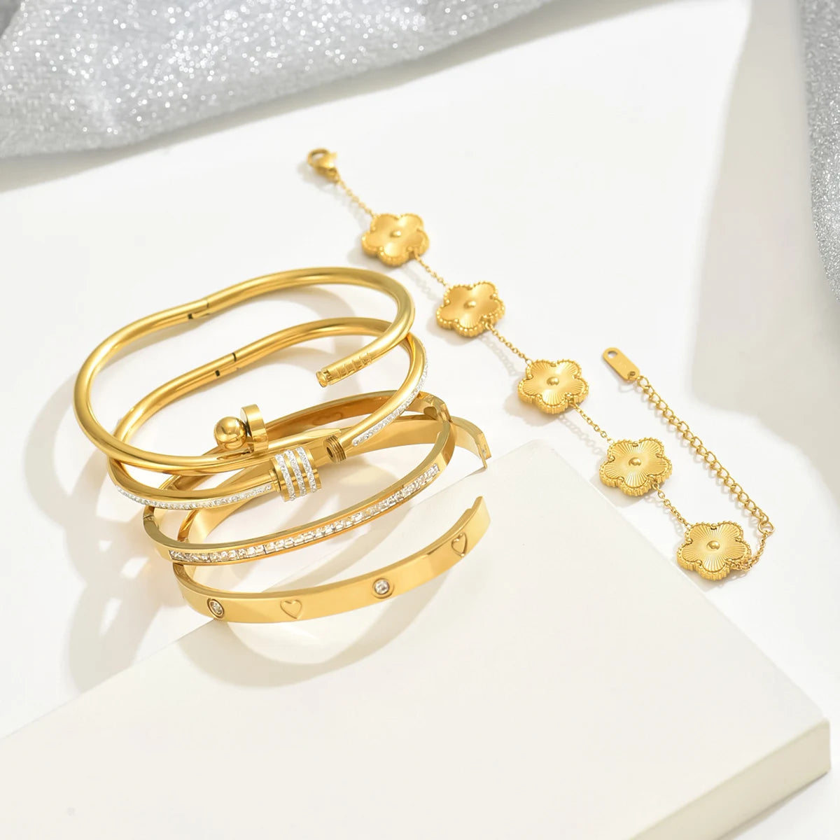 Stainless Steel Four-leaf Clover Lucky Bracelet Fashion Women's Nail Bracelet Gold Bangles